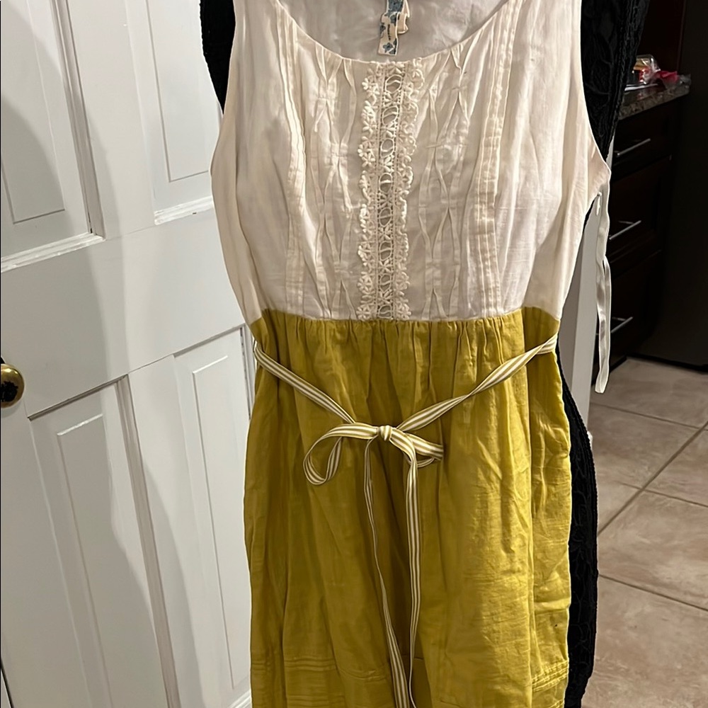 White and Yellow Sleeveless Dress with Lace Detail